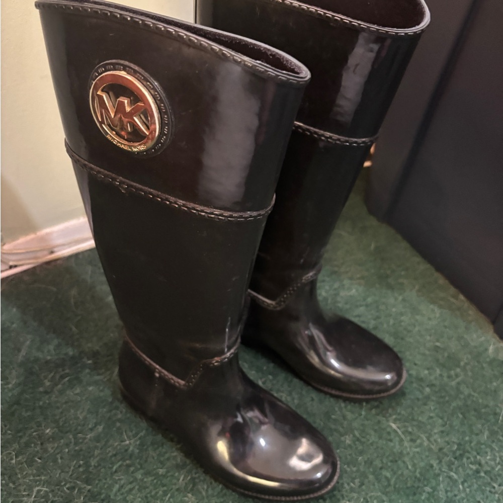 Michael Kors Glossy Black Rain Boots- Size 6